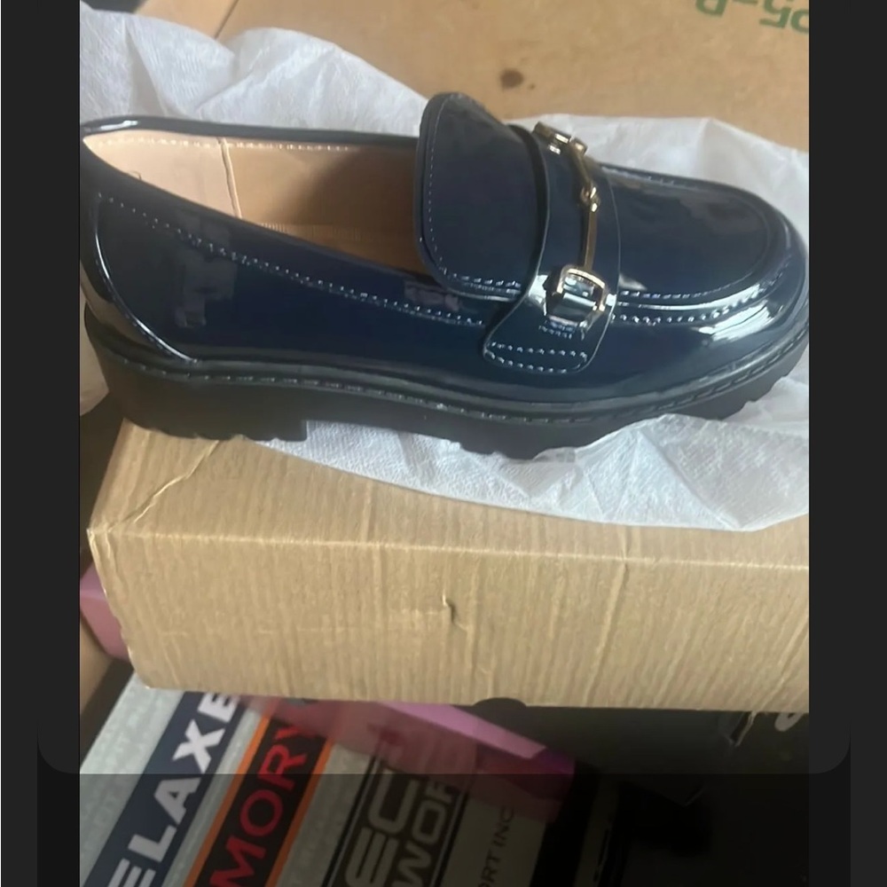 Brand new Cutgo Navy Patent Loafers with Gold